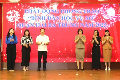 Quận Hai Bà Trưng xác định "Bình dân học vụ số" là trách nhiệm của mỗi cá nhân, gia đình
