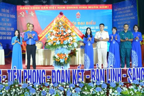 Đồng chí Võ Thị Mai Anh là Bí thư Đoàn TNCS Hồ Chí Minh phường Hai Bà Trưng khóa I
