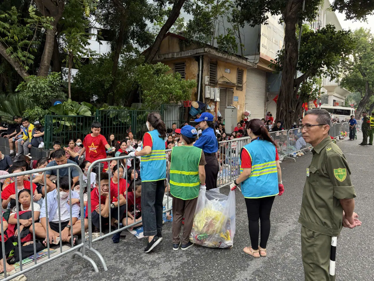 Phường Hai Bà Trưng: tăng tuyên truyền kết hợp xử phạt nghiêm để môi trường luôn sáng, xanh, đẹp