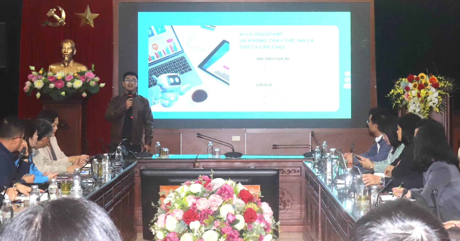 Phường Hai Bà Trưng: Hơn 80 đoàn viên, người lao động được tập huấn ứng dụng trí tuệ nhân tạo