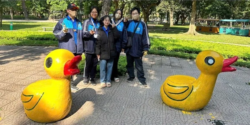 Phường Hai Bà Trưng: Tuổi trẻ tích cực vào cuộc làm đẹp Công viên Thống Nhất