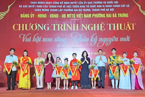 Phường Hai Bà Trưng “Vui hội non sông - Chào kỷ nguyên mới”