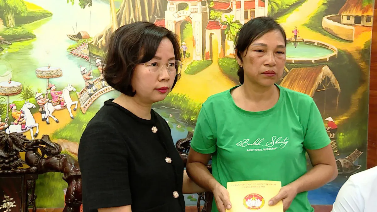 Hà Nội: Lãnh đạo MTTTQ Thành phố và xã Thường Tín thăm hỏi, trao hỗ trợ gia đình 4 nạn nhân tử vong do hỏa hoạn ở thôn Văn Giáp