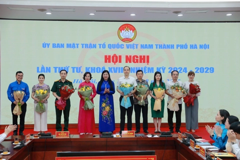 Bà Bùi Huyền Mai giữ chức vụ Phó Chủ tịch Thường trực Ủy ban MTTQ Thành phố Hà Nội