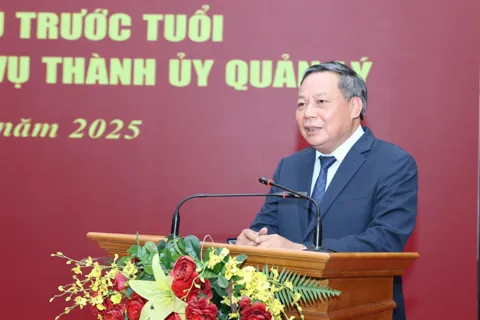 3 cán bộ diện Ban Thường vụ Thành ủy Hà Nội quản lý xin nghỉ trước tuổi: minh chứng cho sự nêu gương của người cán bộ