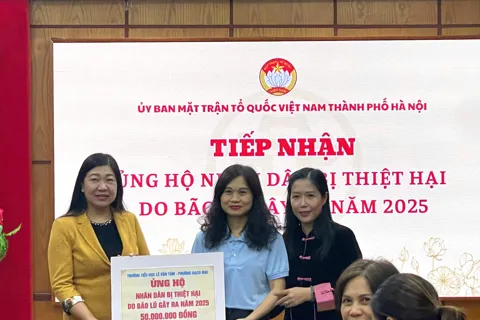 Hà Nội: Thêm nhiều tổ chức, cá nhân ủng hộ đồng bào chịu ảnh hưởng bởi bão lũ thông qua MTTQ Thành phố
