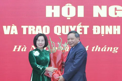 Công bố Quyết định về công tác cán bộ tại Ủy ban Mặt trận Tổ quốc Việt Nam Thành phố Hà Nội
