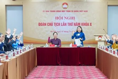 Đồng ý giới thiệu đồng chí Bùi Thị Minh Hoài để hiệp thương cử giữ chức Chủ tịch Ủy ban T.Ư Mặt trận Tổ quốc Việt Nam