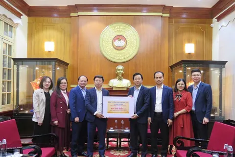 Ủng hộ đồng bào các tỉnh bị thiệt hại do bão lũ: mỗi cán bộ Mặt trận phát huy trách nhiệm cao nhất với Nhân dân