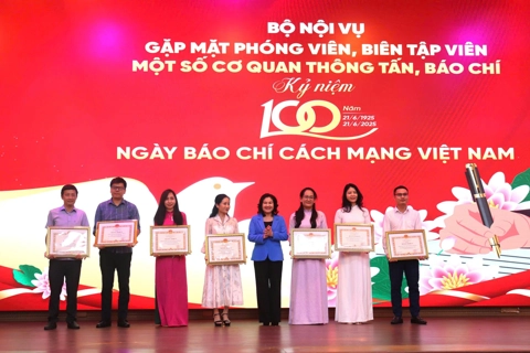 Báo chí giúp đưa những chính sách ngành Nội vụ tham mưu sớm đi vào cuộc sống
