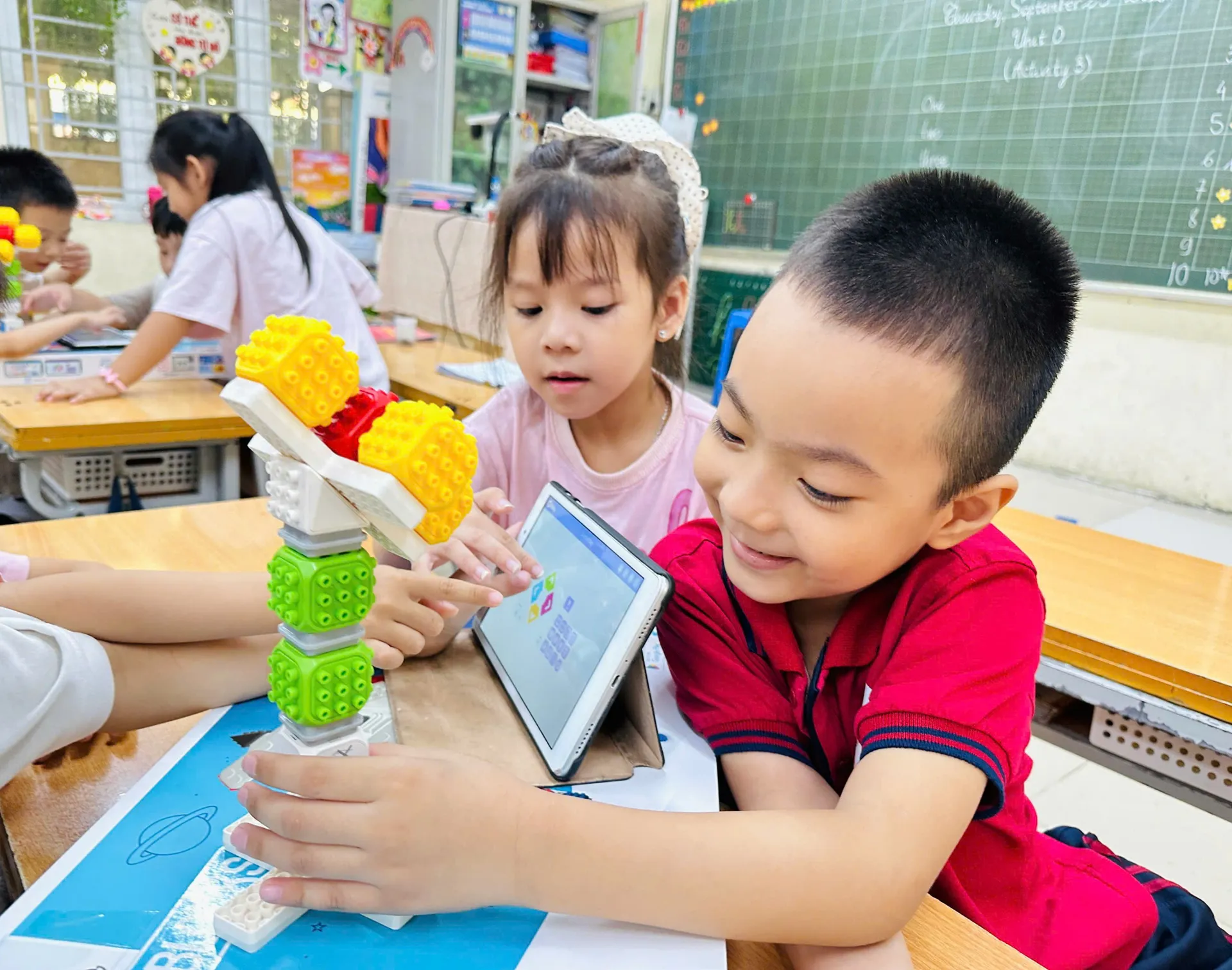Nâng chất lượng giáo dục lên tầm cao mới, đáp ứng yêu cầu nhân lực thời đại 4.0