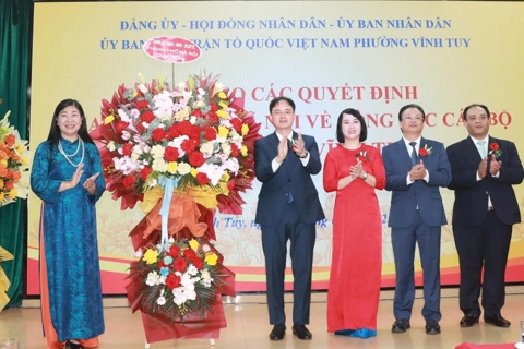 Phường Vĩnh Tuy (mới) đi vào hoạt động, hướng tới mục tiêu phục vụ Nhân dân ngày càng tốt hơn
