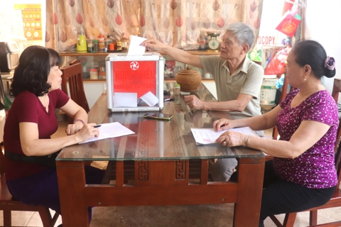 Phường Vĩnh Tuy lấy ý kiến về đổi tên tổ dân phố: Cách làm bài bản, người dân đồng thuận cao
