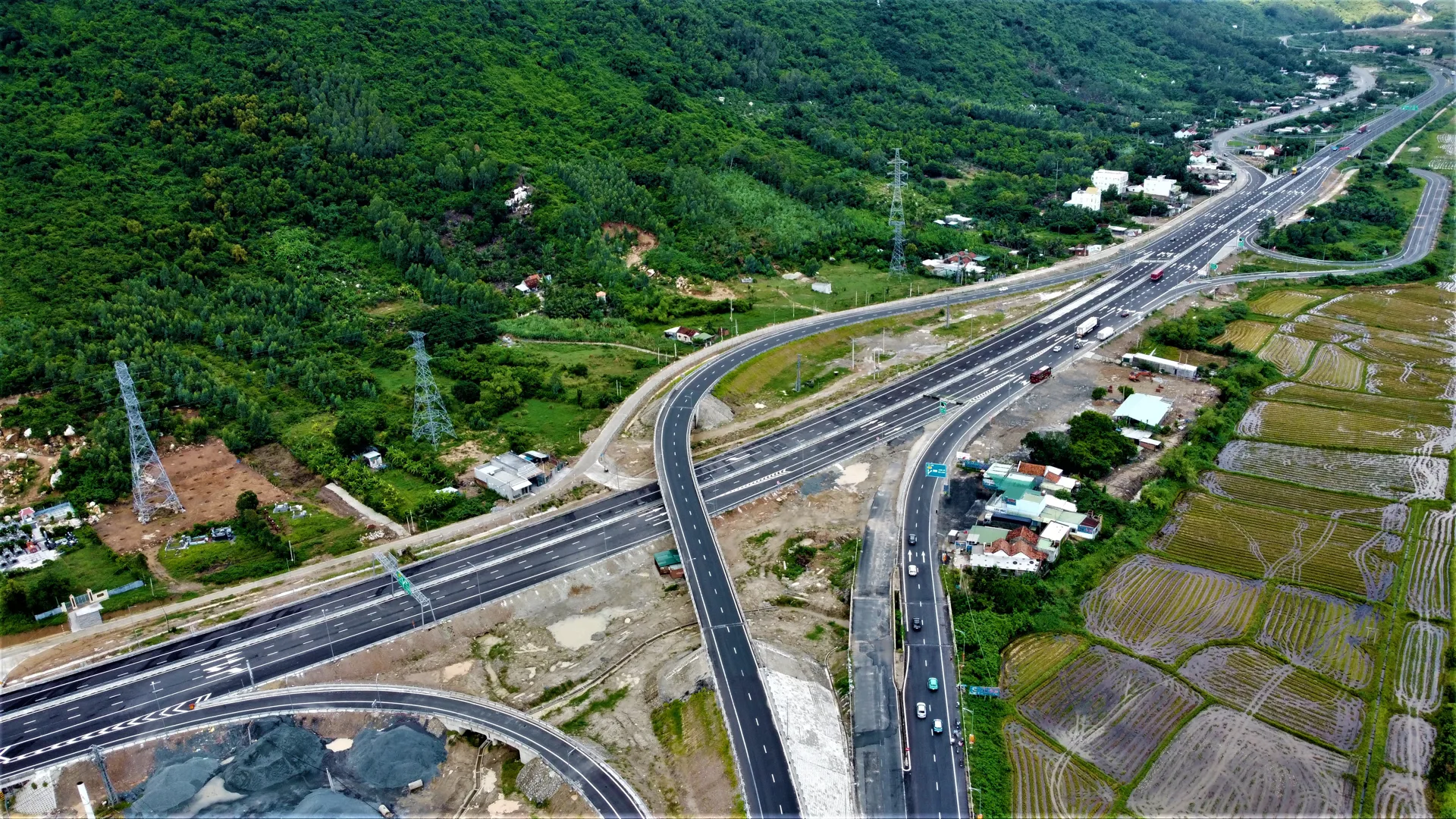 Sẵn sàng khai thác toàn tuyến cao tốc Vân Phong - Nha Trang 