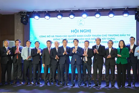 Khánh Hòa trao quyết định đầu tư 3 khu công nghiệp tổng vốn hơn 10.000 tỷ 