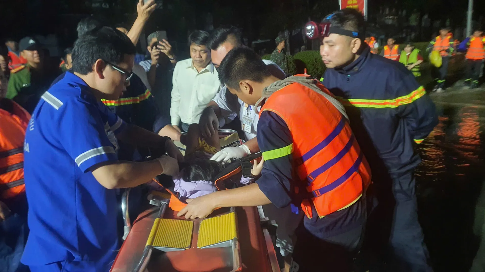 Khánh Hòa: gần 9.000 nhà ngập, tiếp tục cảnh báo lũ lụt diện rộng
