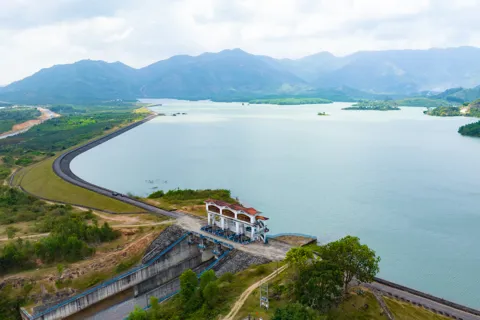 Khánh Hòa điều tiết các hồ chứa, chủ động ứng phó ngập lụt trước bão Kalmaegi