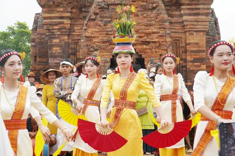 Khánh Hòa: rộn ràng khai mạc Lễ hội Katê năm 2025