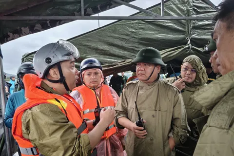 Chủ tịch UBND tỉnh Khánh Hòa yêu cầu xử lý dứt điểm tình trạng gián đoạn thông tin trong mùa lũ