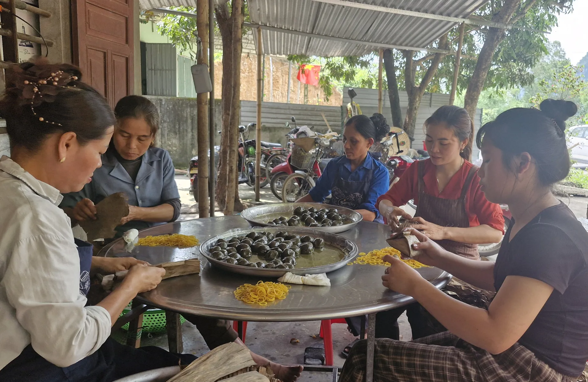 Nghệ An: nỗ lực lưu giữ nghề bánh gai xứ dừa truyền thống