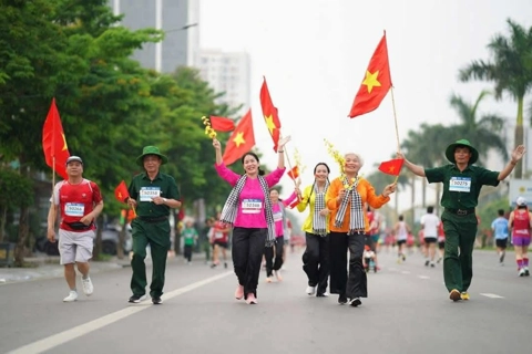 Nghệ An: những hình ảnh ấn tượng về giải chạy "Hành trình theo chân Bác - Vì An ninh Tổ quốc"