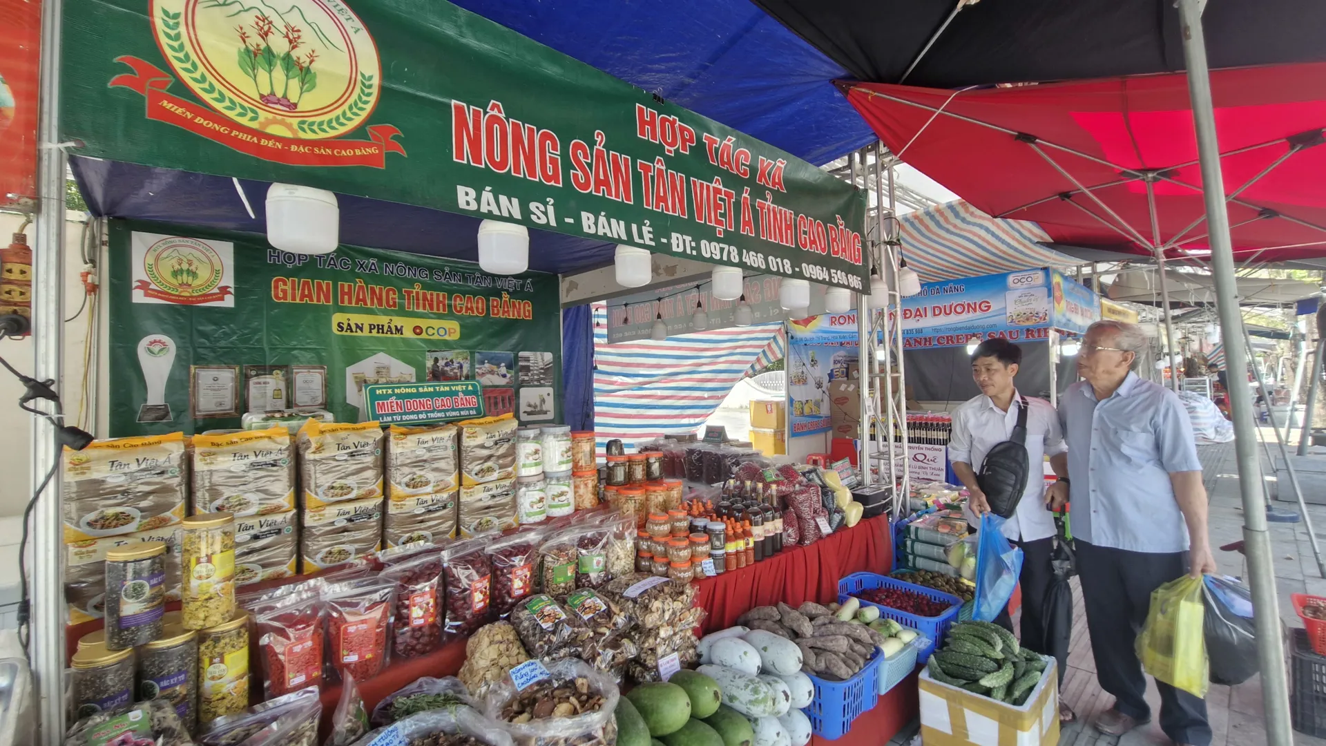 Nghệ An: thỏa sức trải nghiệm chợ OCOP trên phố đi bộ thành Vinh