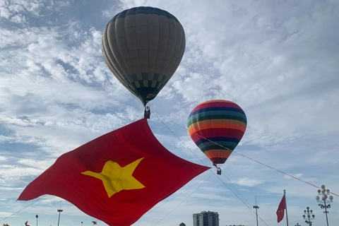 Nghệ An: tổ chức Lễ chào cờ và bay Đại kỳ dịp Kỷ niệm 135 năm Ngày sinh Chủ tịch Hồ Chí Minh
