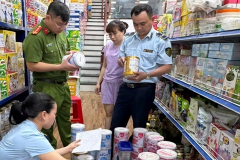 Nghệ An: phát hiện gần 200 sản phẩm sữa bột trẻ em nhập lậu