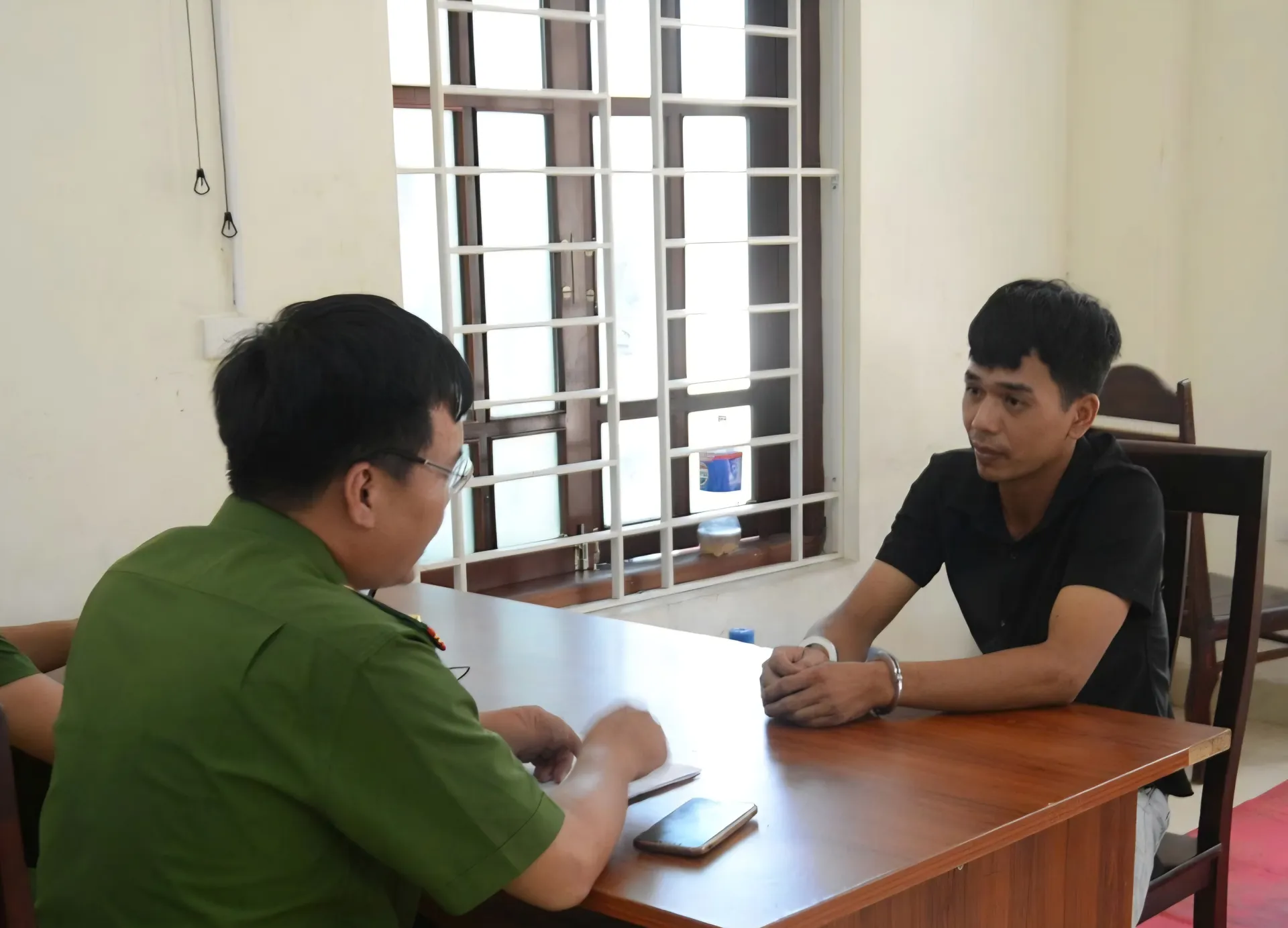 Nghệ An: bắt cóc con của người tình để uy hiếp, cướp tài sản