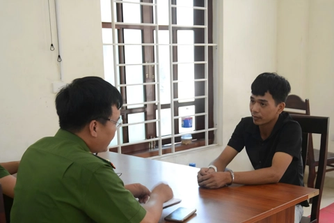 Nghệ An: bắt cóc con của người tình để uy hiếp, cướp tài sản 
