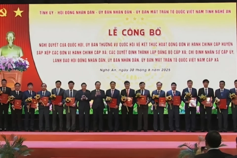 Nghệ An: công bố nhân sự và hoạt động chính quyền địa phương 2 cấp
