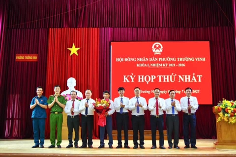 Những dấu ấn trong ngày đầu vận hành chính quyền 2 cấp ở Nghệ An