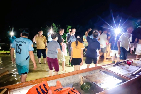 Nghệ An: sơ tán hơn 7.000 người trong đêm vì ngập lụt 