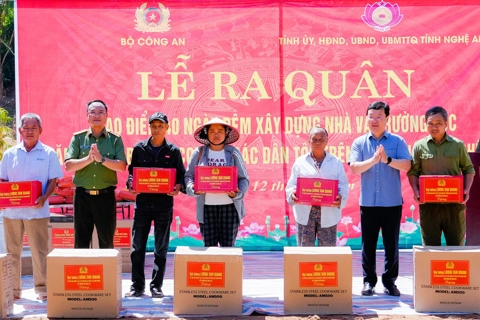 Nghệ An: phát động 40 ngày đêm xây dựng nhà ở, trường học vùng lũ