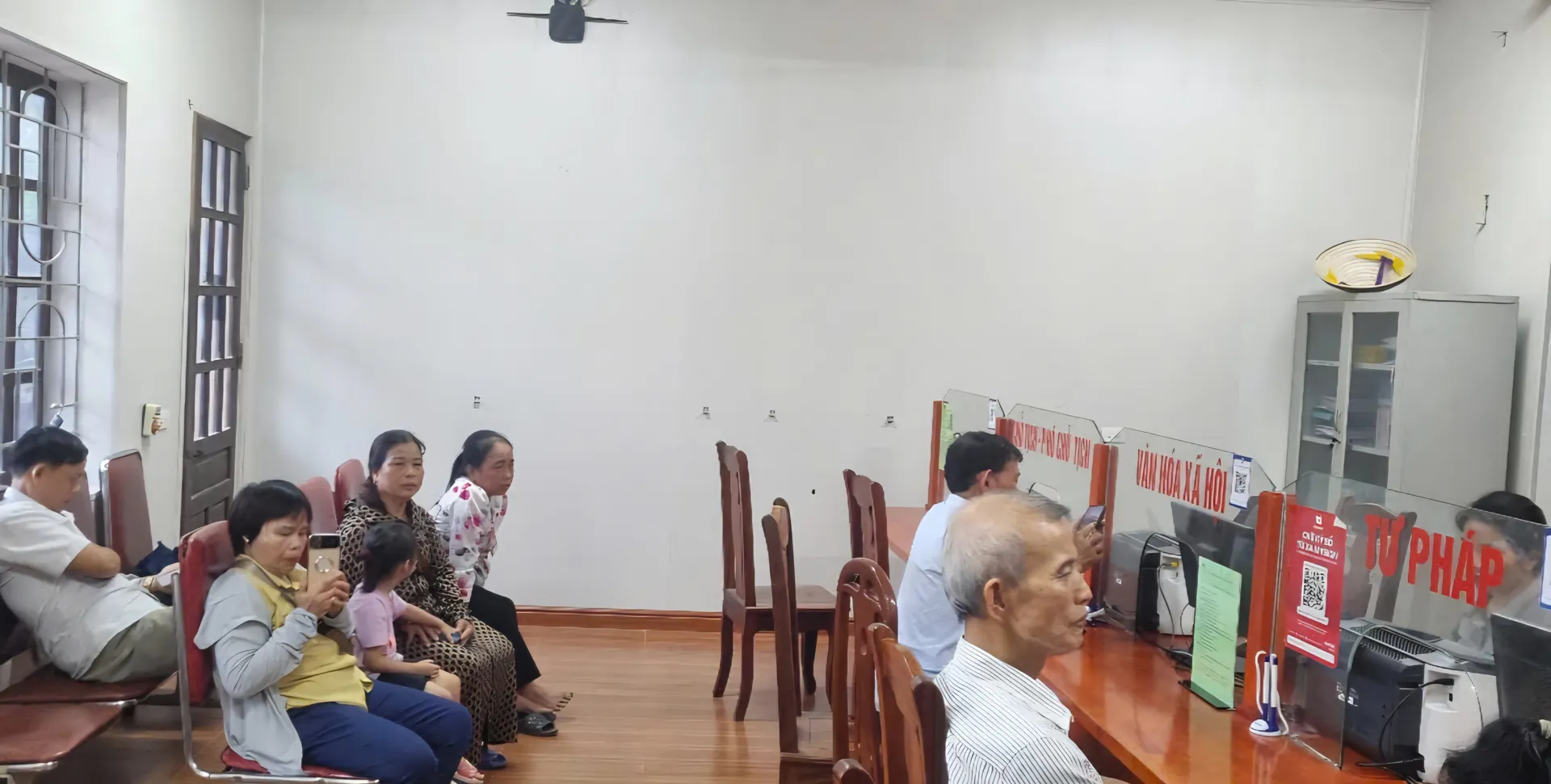 Nghệ An: xã Đông Lộc tổ chức ngày làm việc thứ 7 phục vụ người dân