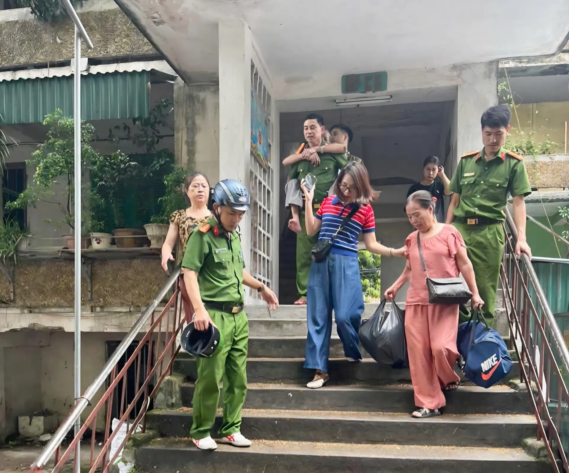 Nghệ An: phường Thành Vinh tổ chức di dời hơn 1.000 hộ dân tới nơi an toàn