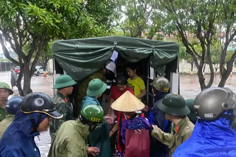 Nghệ An: yêu cầu di dời người dân khỏi vùng nguy hiểm trước 15 giờ ngày 28/9