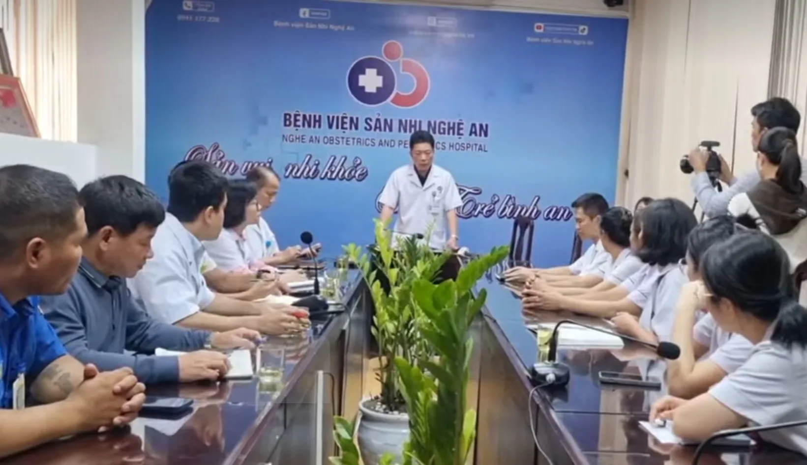 Bộ Y tế tặng Bằng khen cho tập thể và cá nhân sau vụ việc tại Bệnh viện Sản Nhi Nghệ An