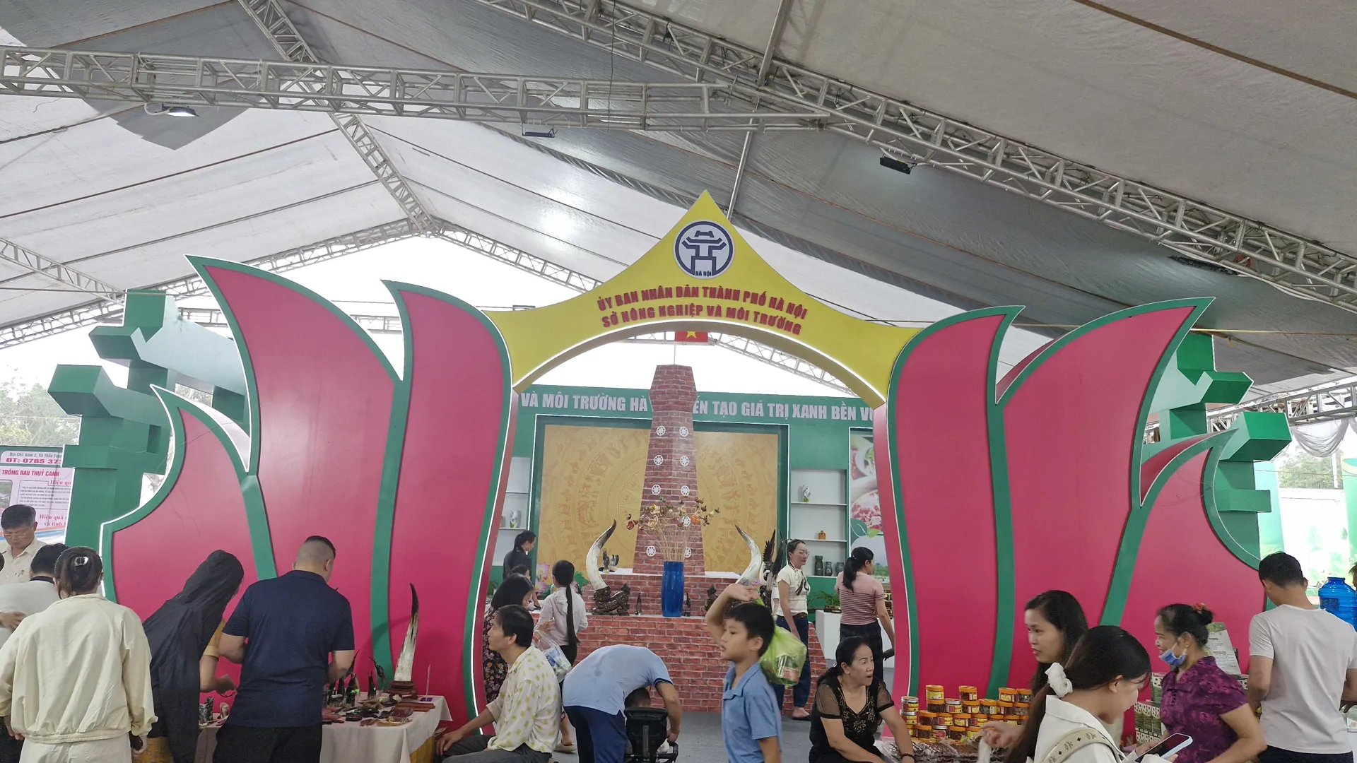 Sản phẩm nông nghiệp của Hà Nội thu hút sự quan tâm lớn từ người tiêu dùng