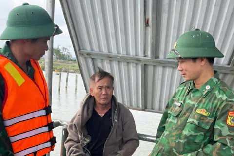 Nghệ An: kịp thời cứu ba ngư dân gặp nạn khi đang đánh cá trên biển