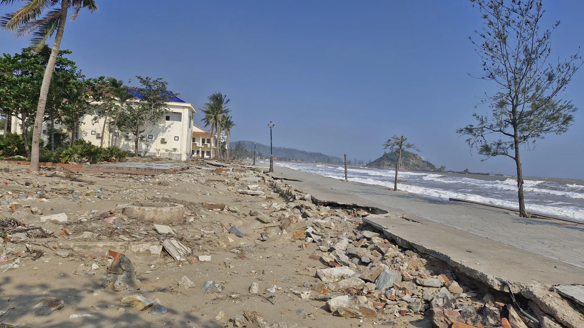 Giải pháp nào khắc phục hạ tầng du lịch Cửa Lò trước hiện trạng ngổn ngang?