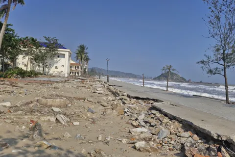 Giải pháp nào khắc phục hạ tầng du lịch Cửa Lò trước hiện trạng ngổn ngang?