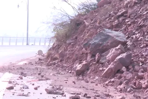 Nghệ An: khắc phục sạt lở, đảm bảo hạ tầng giao thông tuyến đường ven biển