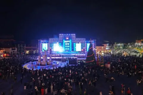 Nghệ An: nhiều điểm vui chơi chật kín, người dân nô nức đón năm mới 2026