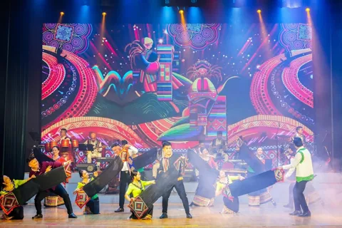 “Sắc xuân miền Tây - Ấm tình đồng bào”:  bảo tồn, phát triển và nâng tầm văn hóa các dân tộc