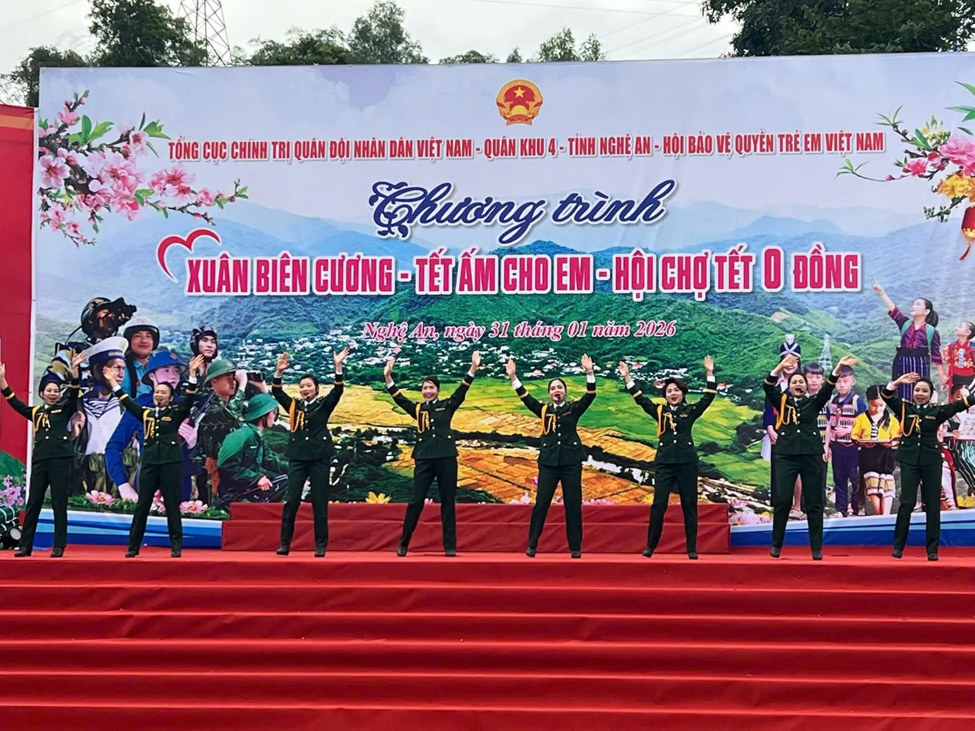 Nghệ An: ấm áp chương trình "Xuân biên cương – Tết ấm cho em – Hội chợ Tết 0 đồng”