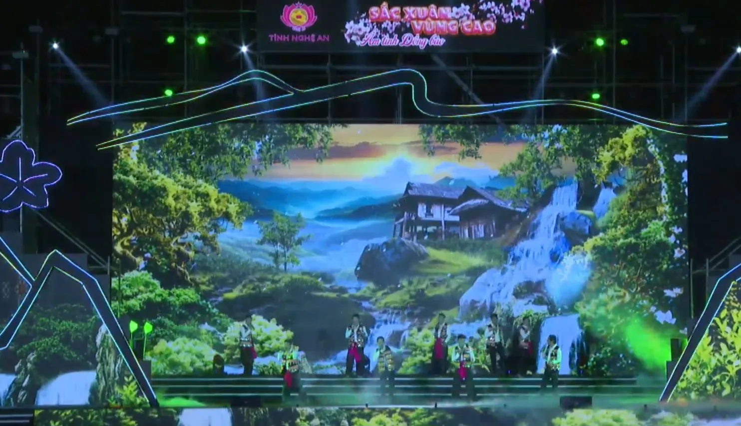 Nghệ An: lắng đọng chương trình “Sắc Xuân vùng cao - Ấm tình đồng bào” 
