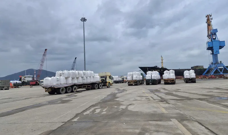 Doanh nghiệp ở Khu kinh tế Vũng Áng thúc đẩy sản xuất sau mưa bão