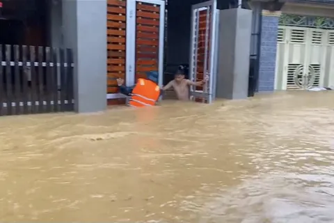 Hà Tĩnh: sơ tán trên 20.000 người dân phòng tránh lũ an toàn