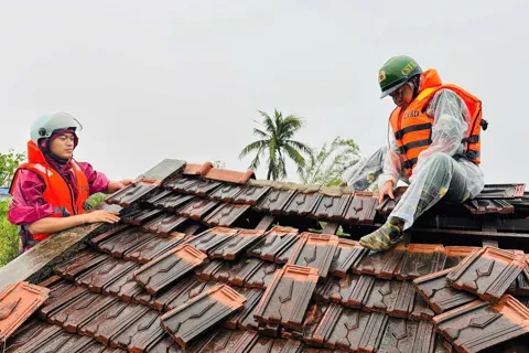 Hà Tĩnh: khẩn trương khắc phục nhà ở bị hư hỏng sau mưa bão